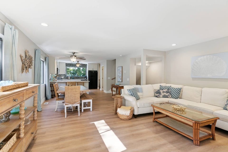 The open floor plan of the second level of your home.