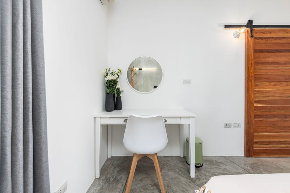 Comfort Apartment, Sea View | Blackout drapes, iron/ironing board, WiFi (free)