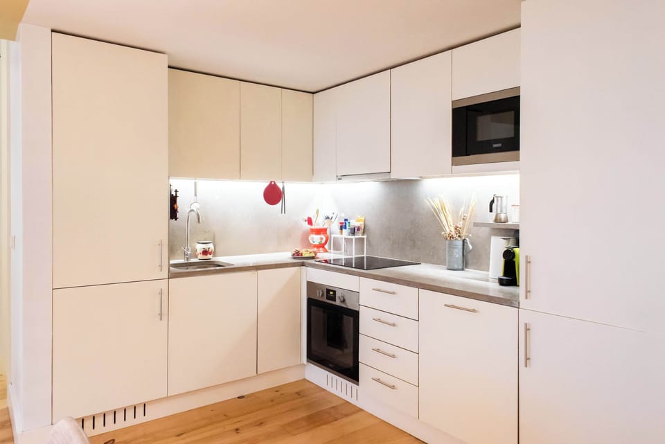 Integrated appliances ideal for short or longer stays