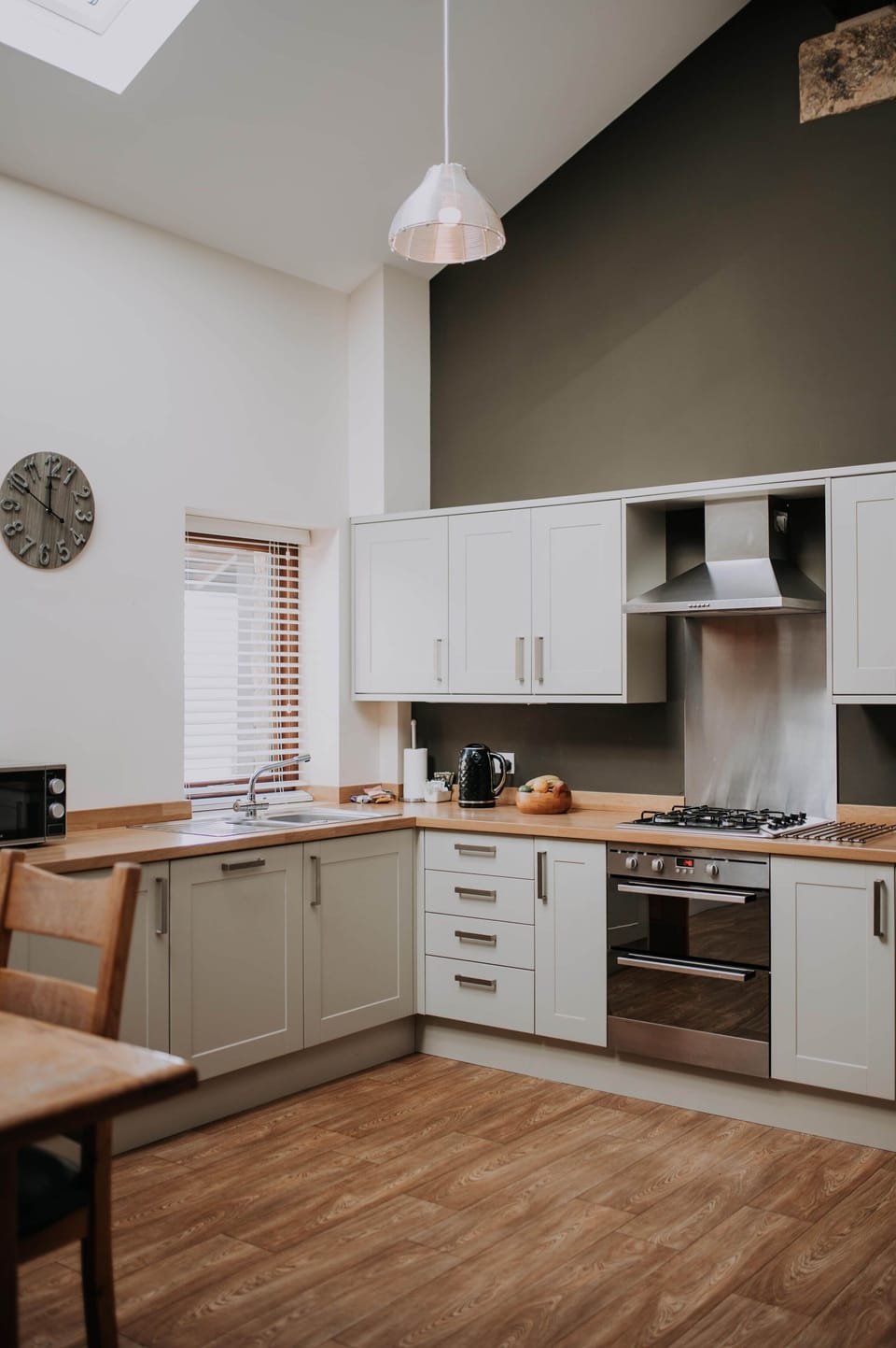 The Purple Pheasant, Pattys Barn