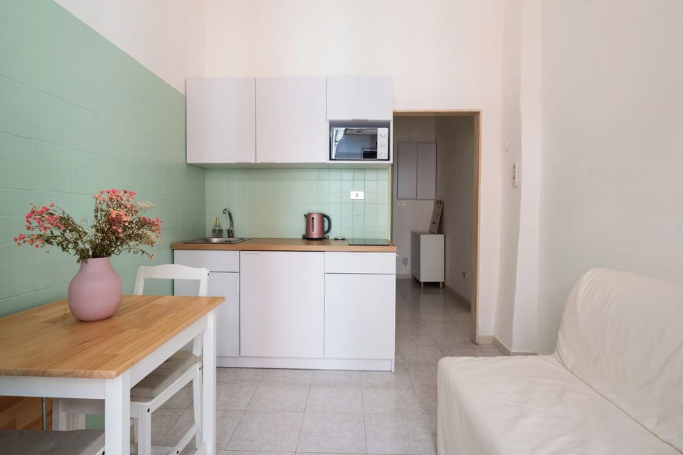 Apartment, 1 Bedroom | Private kitchen | Electric kettle
