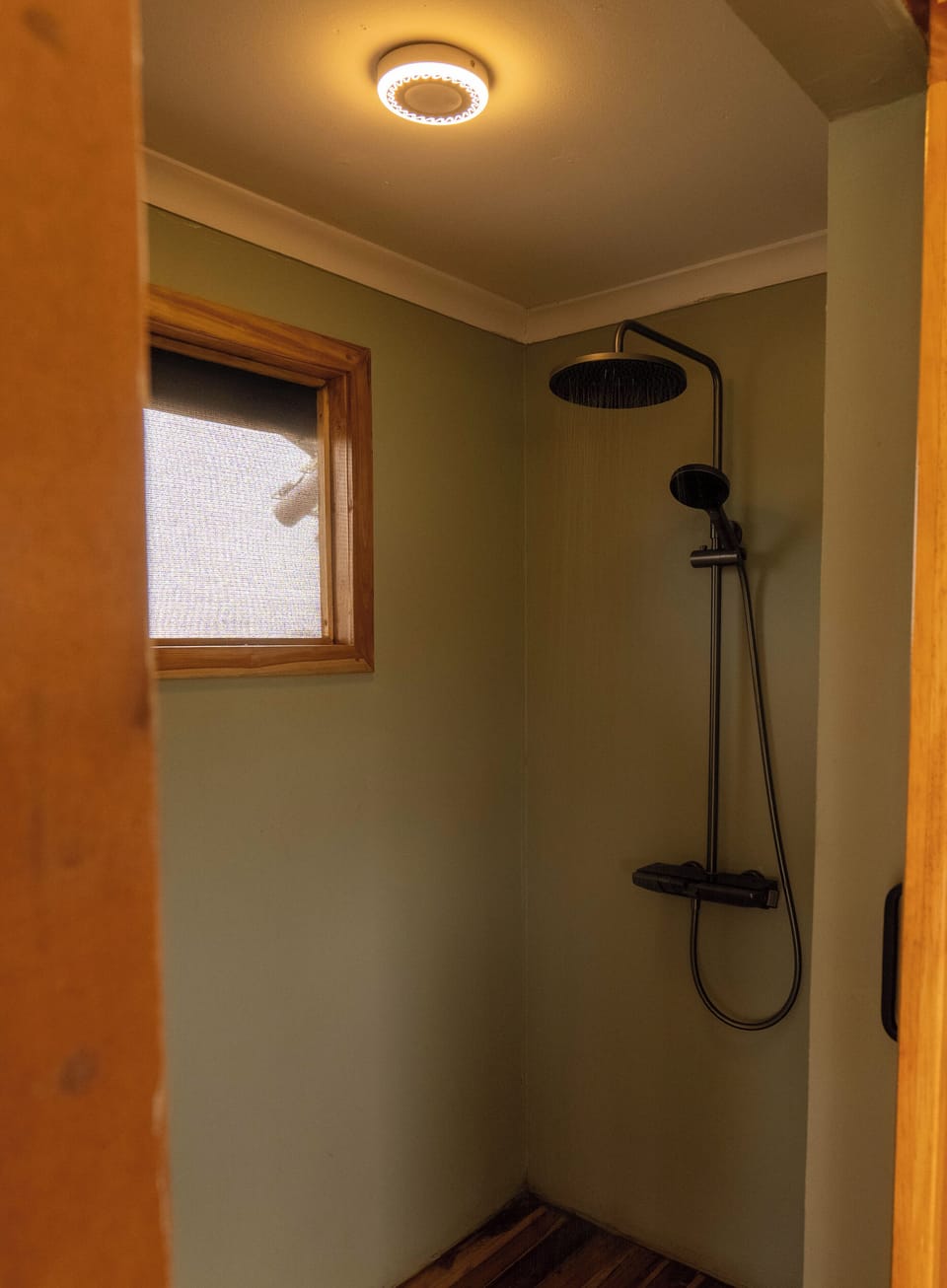Single Room, Balcony, Garden View | Bathroom shower