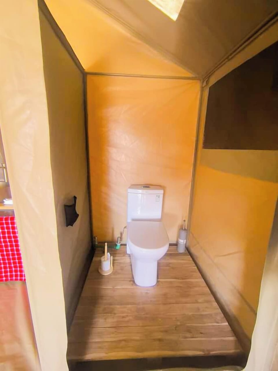 Single Room, Balcony, Garden View | Bathroom | Shower, free toiletries, slippers, towels