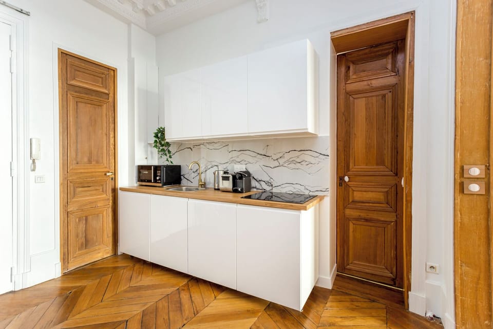 Apartment | Private kitchen | Fridge, microwave, stovetop, electric kettle