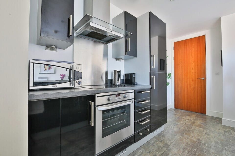 Apartment (Just Stay Wales Beautiful 1 Bed Flat ) | Private kitchen