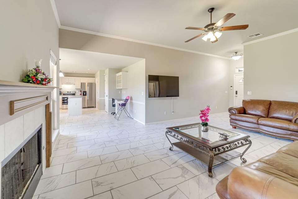 House (3 Bedrooms) | Interior