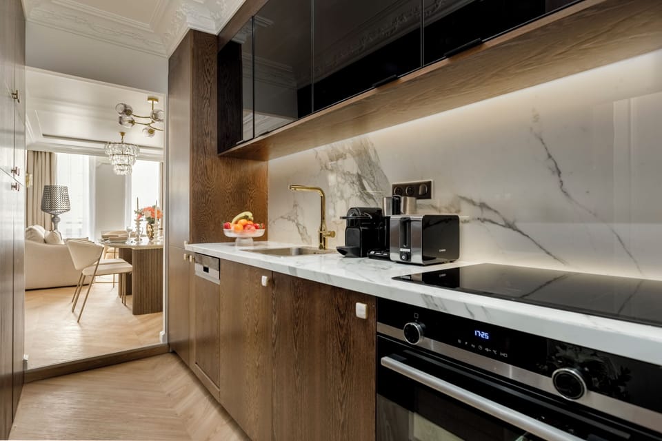 Apartment | Private kitchen | Fridge, microwave, oven, stovetop