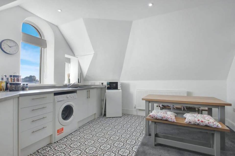 Apartment (Cardiff City Base – Modern 2-Bed Ap) | Private kitchen