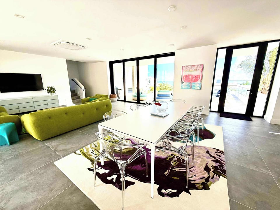 Ceiling to floor sliding doors provides a light and airy ambiance