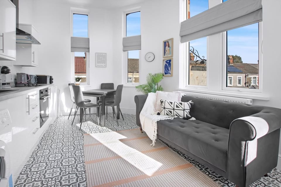 Apartment (The Family Nest – 3-Bed Apartment w) | Living room | Flat-screen TV
