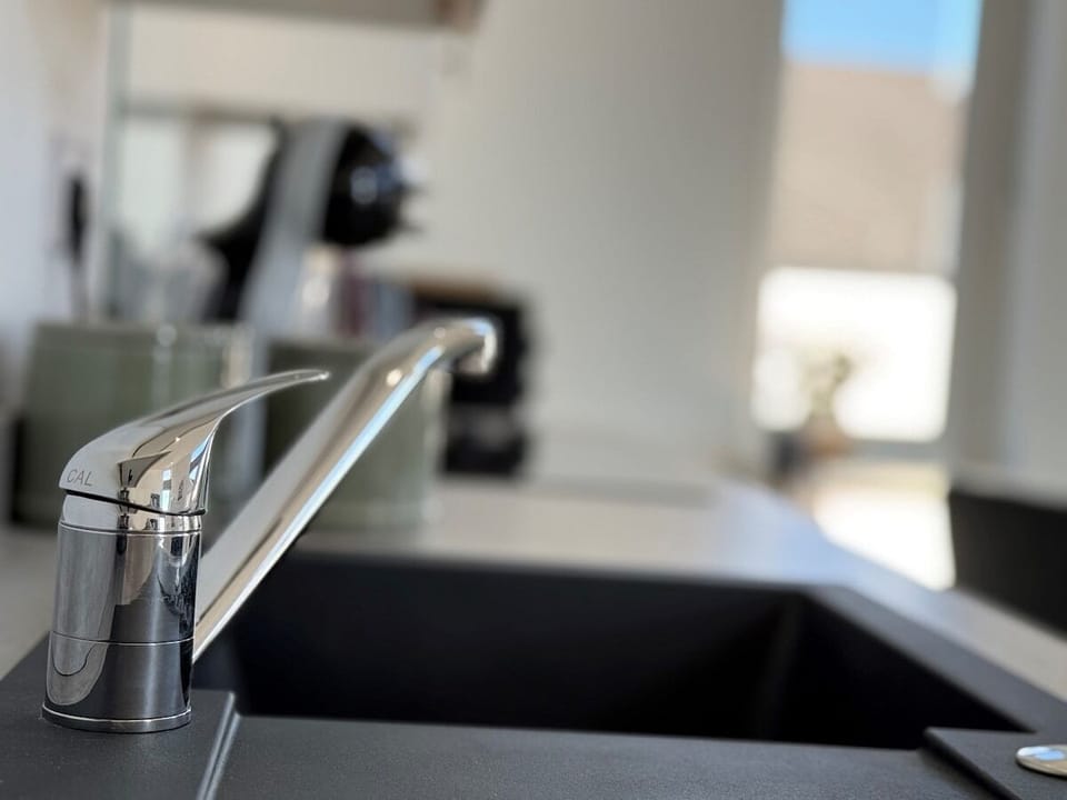 Apartment (The Family Nest – 3-Bed Apartment w) | Private kitchen | Cookware/dishes/utensils