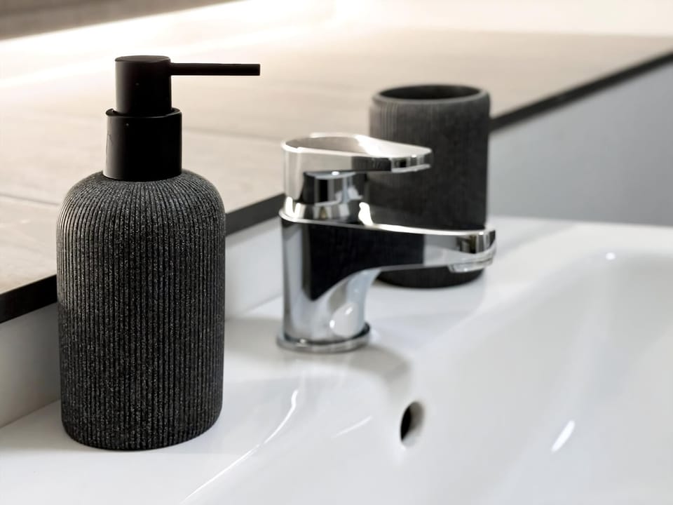 Apartment (Compact 1-Bed Flat for Friends & Coll) | Bathroom