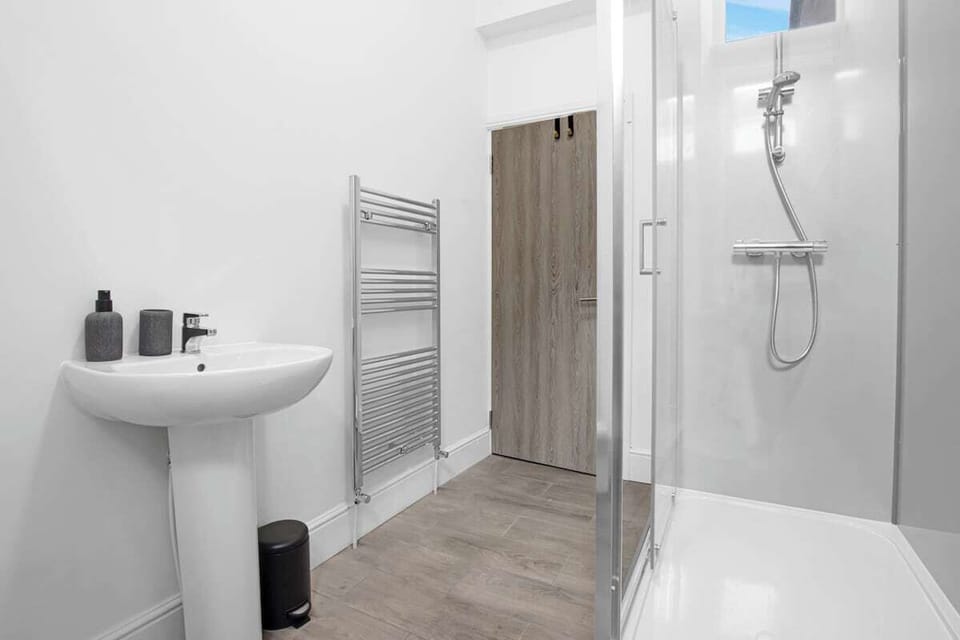 Apartment (Stadium View – Family & Group 3-Bed) | Bathroom