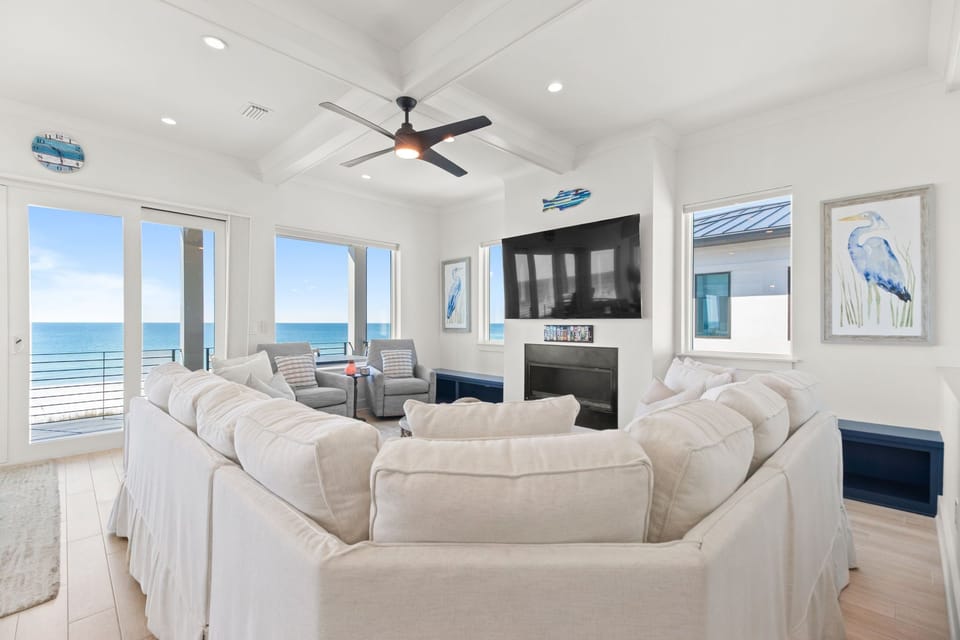 Vivianna #11- Third Floor - Living Room