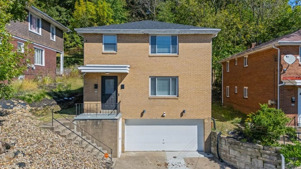 Your private duplex apartment with easy parking and self-check-in.
