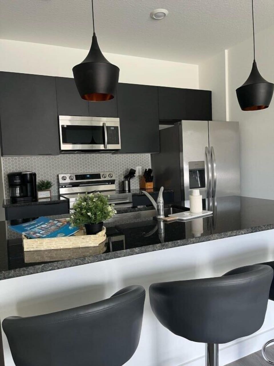 Kitchenette image 3