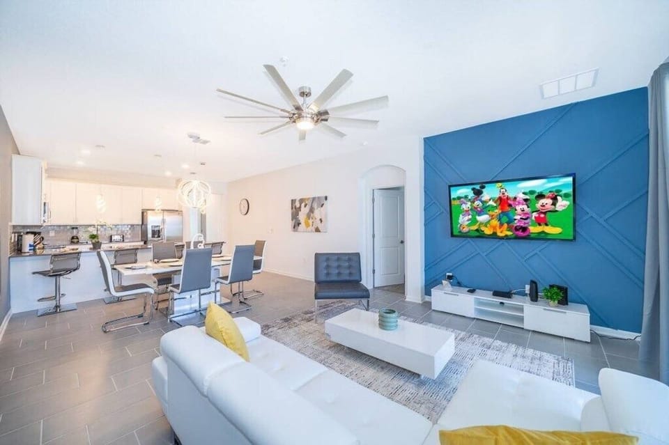 Living room image 2