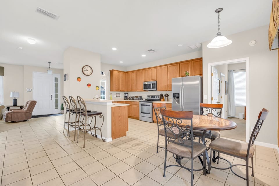 You can sit in the coffe table for a quick breakfast, or at the kitchen bar. 
