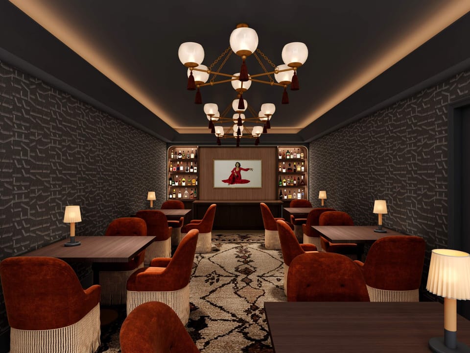 Breakfast, lunch, dinner served; international cuisine 