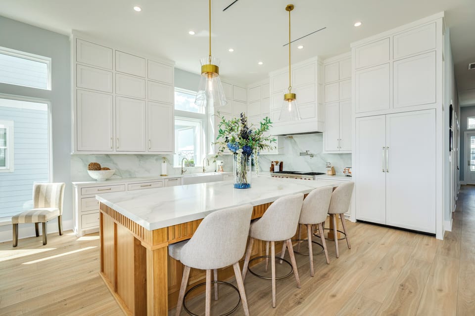 Seating for 4 more at the nearby breakfast bar