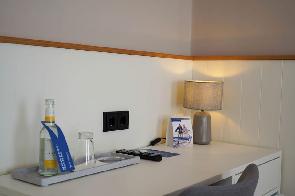 Comfort Single Room | In-room safe, blackout drapes, iron/ironing board, free WiFi