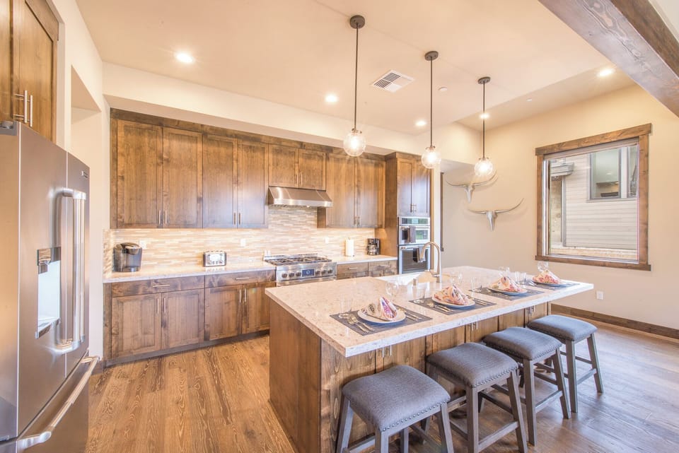 Dining/Kitchen Area