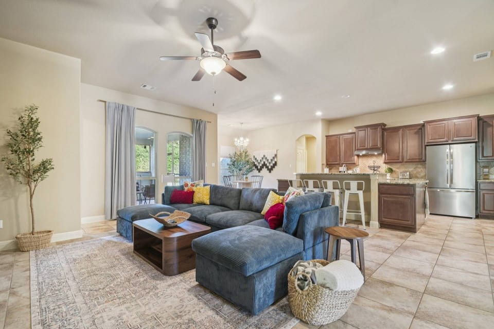 Comfy living room and kithcen