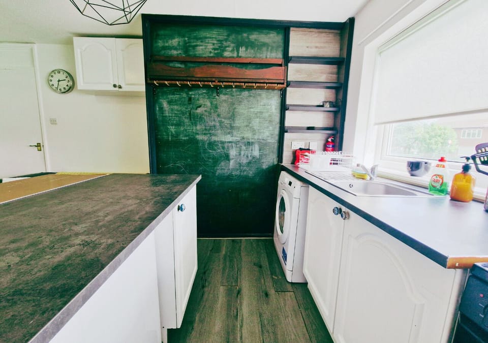 Condo, Private Bathroom | Shared kitchen | Electric kettle, toaster