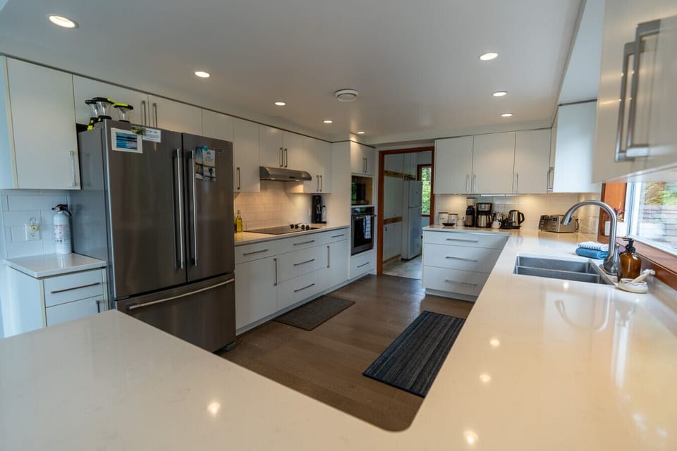 Large updated kitchen