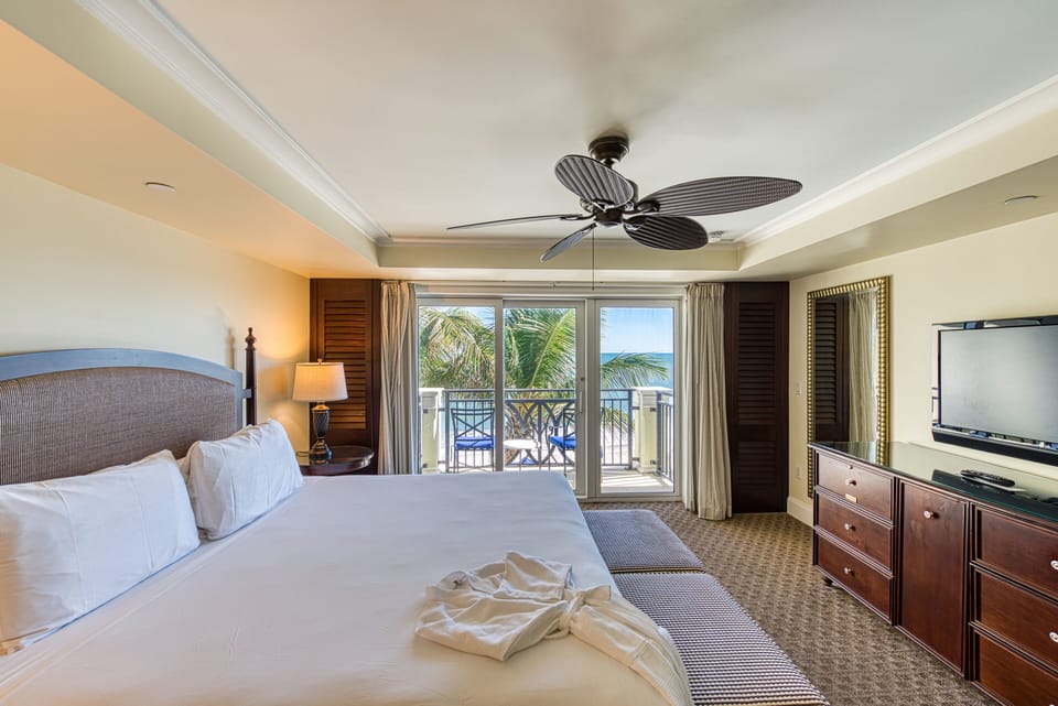 Premium bedding, minibar, in-room safe, iron/ironing board