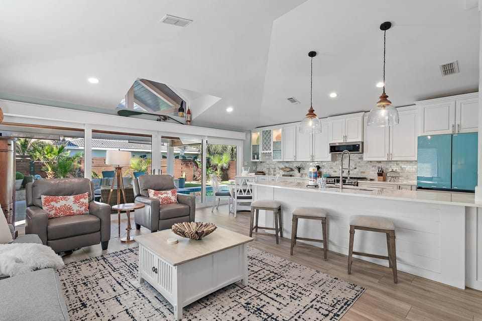 House, Multiple Beds (Secret Beach House) | Private kitchen | Oven, toaster