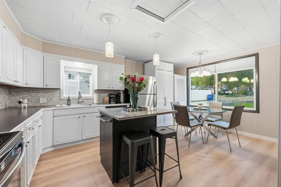 Eat in kitchen with lots of counter space