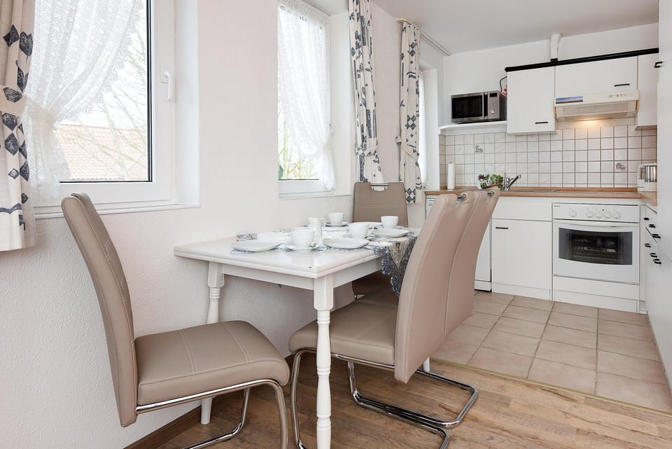 Apartment | Dining