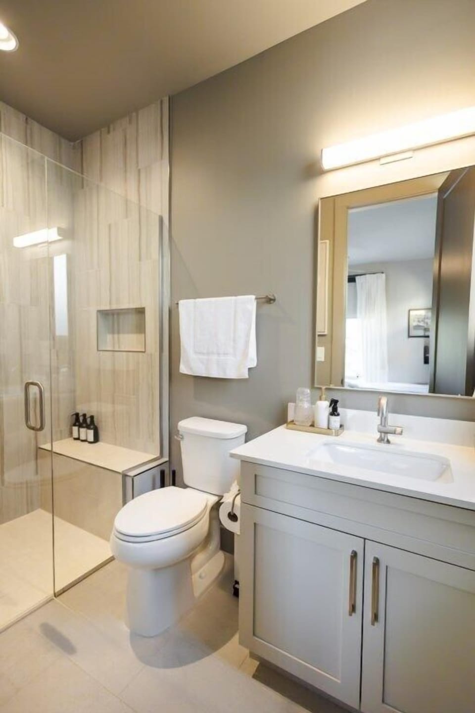 Bath 1- en-suite- with luxury shampoo, conditioner, body wash, and hair dryer provided