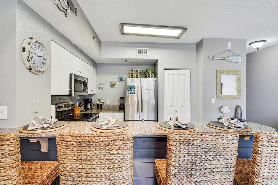 Counter seating for 4