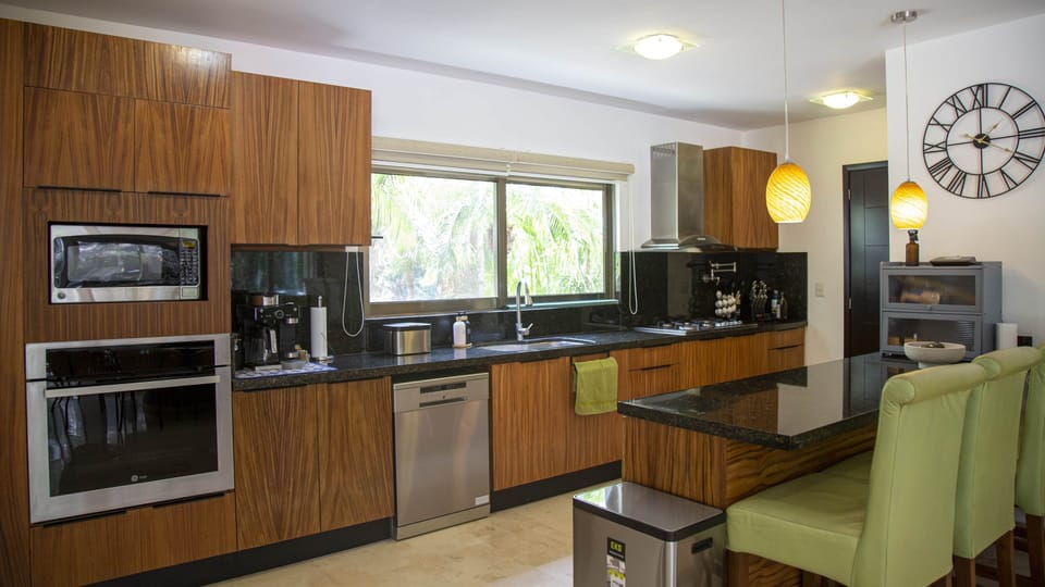 Full equipped kitchen