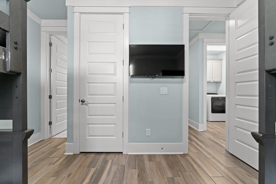Third Floor Bunk Room - En-suite Bathroom
