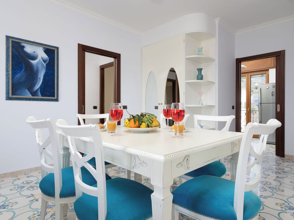 Panoramic Apartment, Balcony, Sea View | Dining room