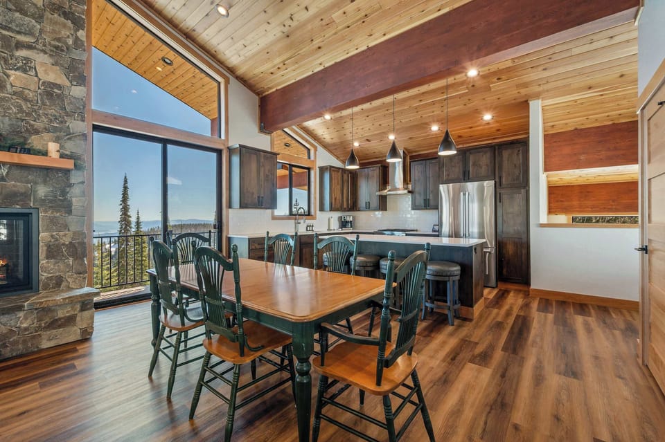 Convenient dining space just off the kitchen makes it easy to converse with the cook!