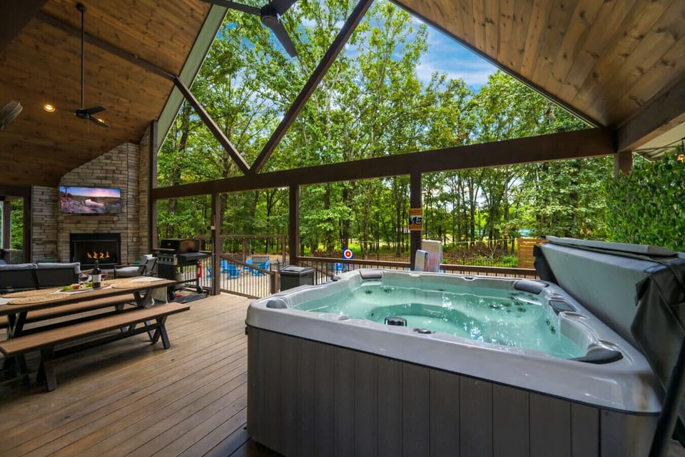 A bubbles-firelight-forest-views-poolside-bliss.jpg