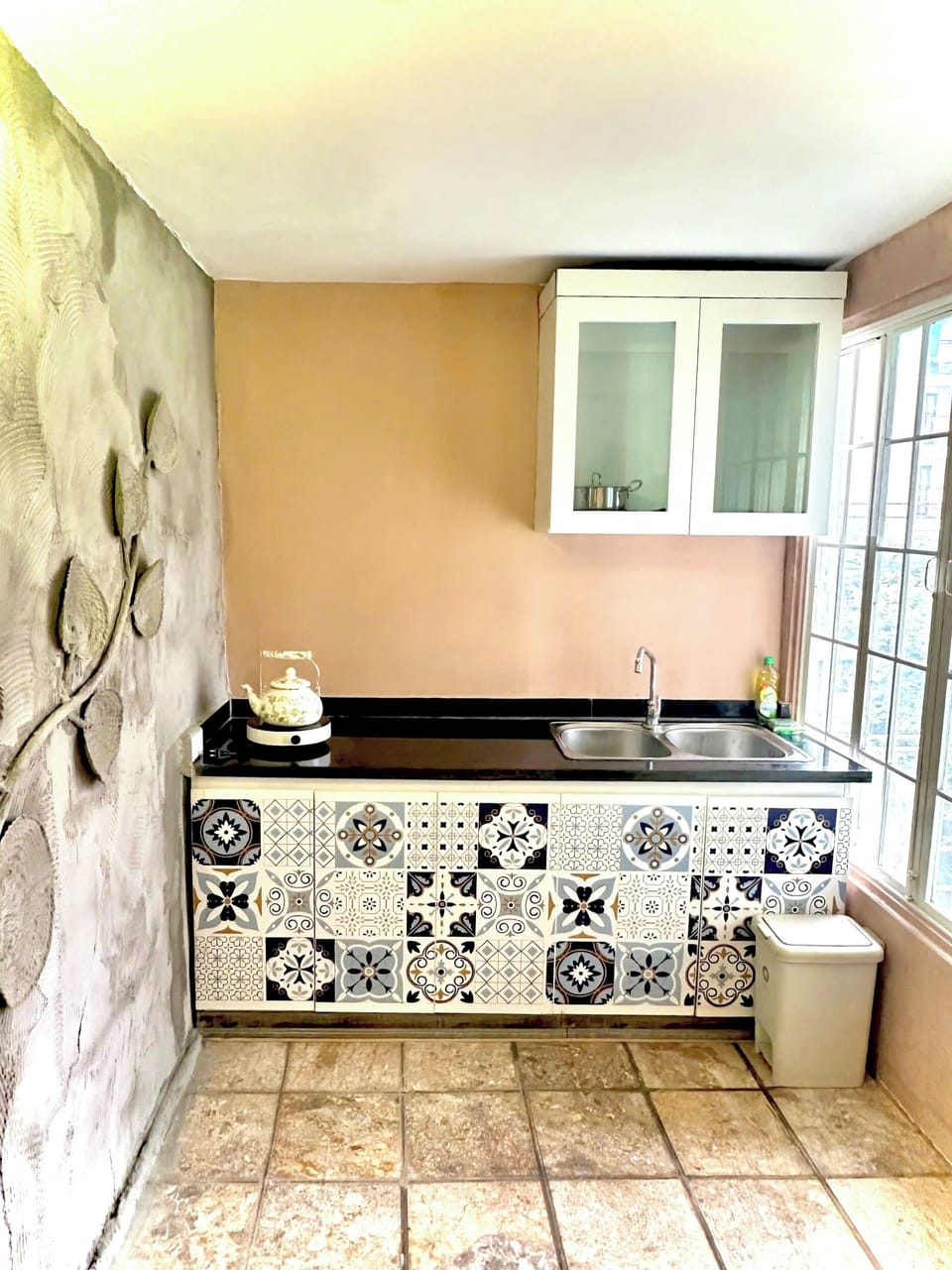 Classic Double Room, City View | Private kitchen | Fridge, microwave, cookware/dishes/utensils