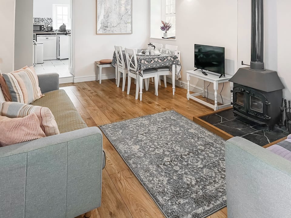 Living room/dining room | Bluebell Cottage, South Brent
