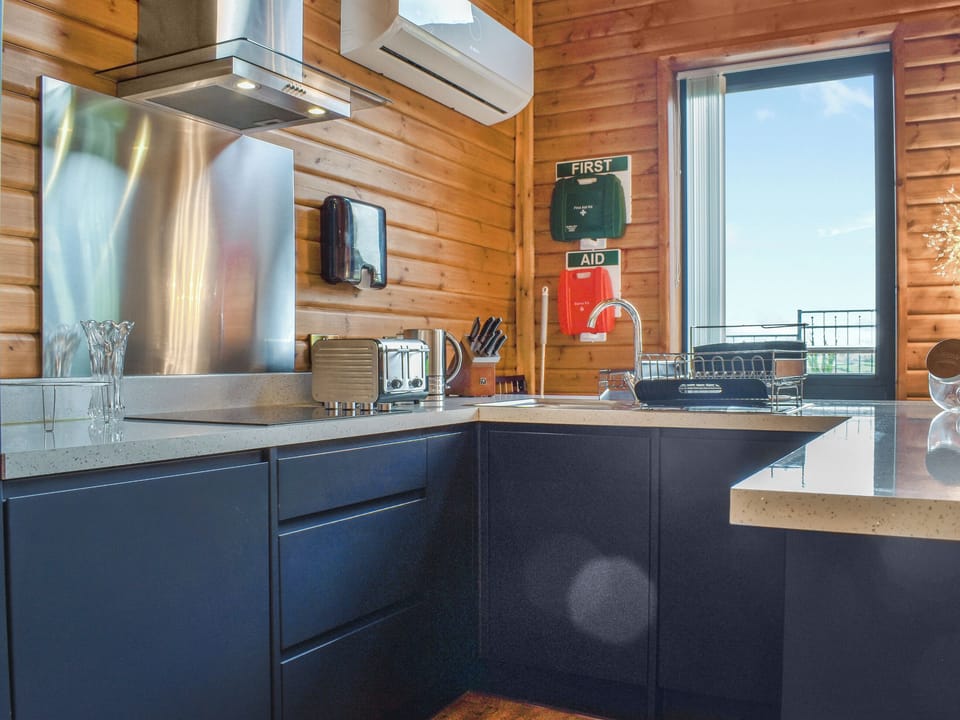 Kitchen area | Briallen - Primrose - Nantsidyll Holidays & Spa, Mydroilyn Lampeter