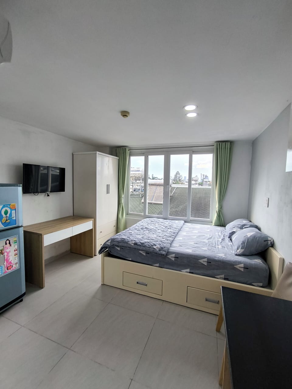 Superior Room, Courtyard View | Desk