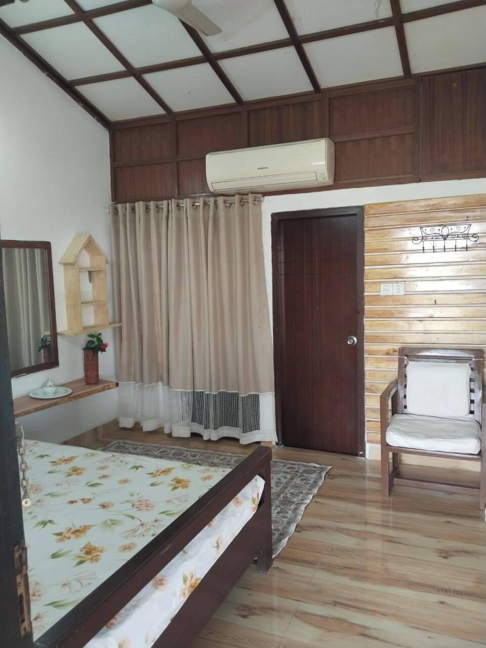 Deluxe Double Room, Balcony, Lake View | WiFi (free)