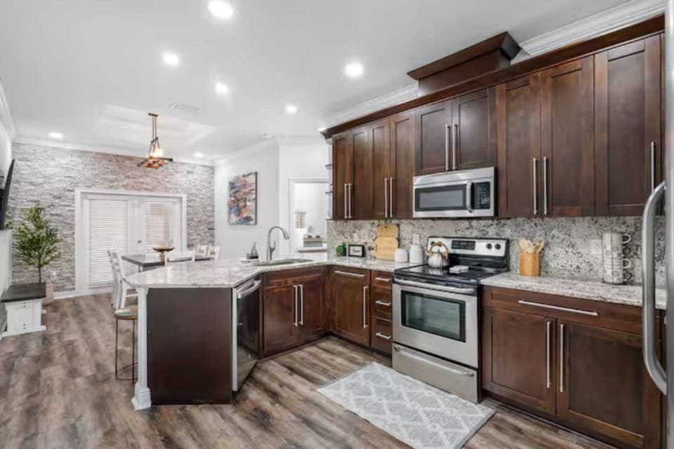 Fully equipped kitchen—cook like you’re at home