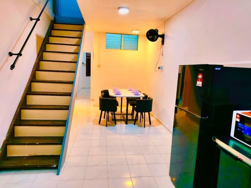 Standard Villa | Private kitchen | Fridge, microwave