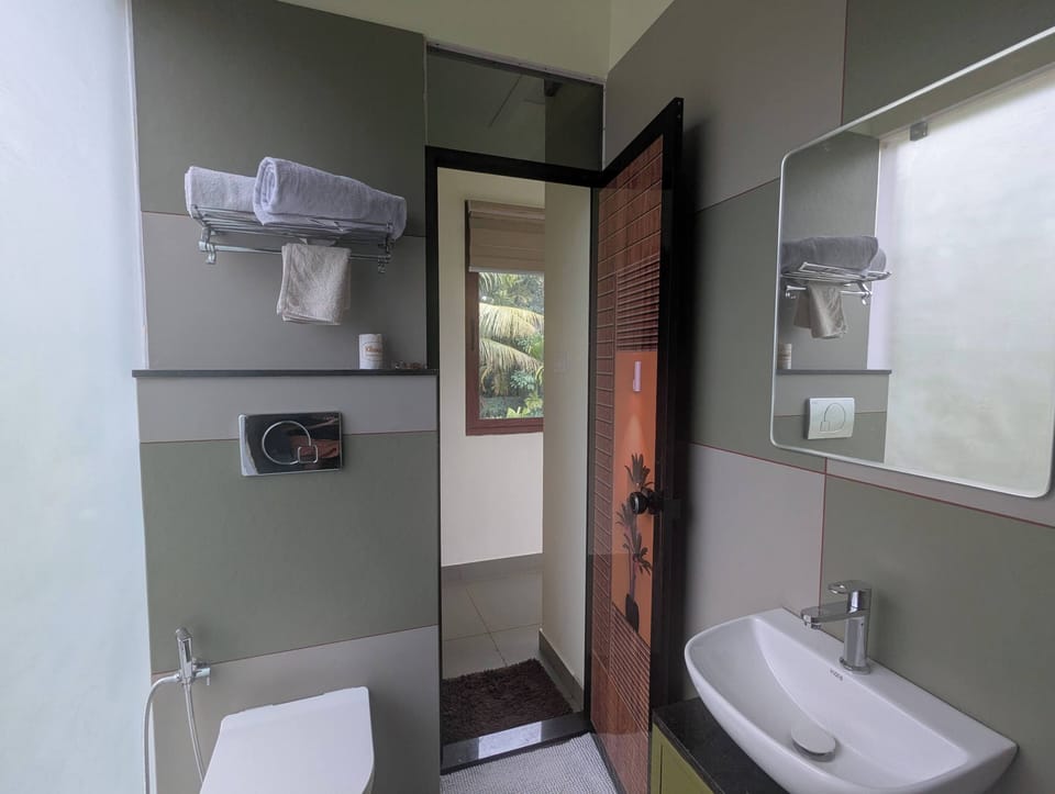 Gallery Double Room, Balcony, River View | Bathroom | Slippers