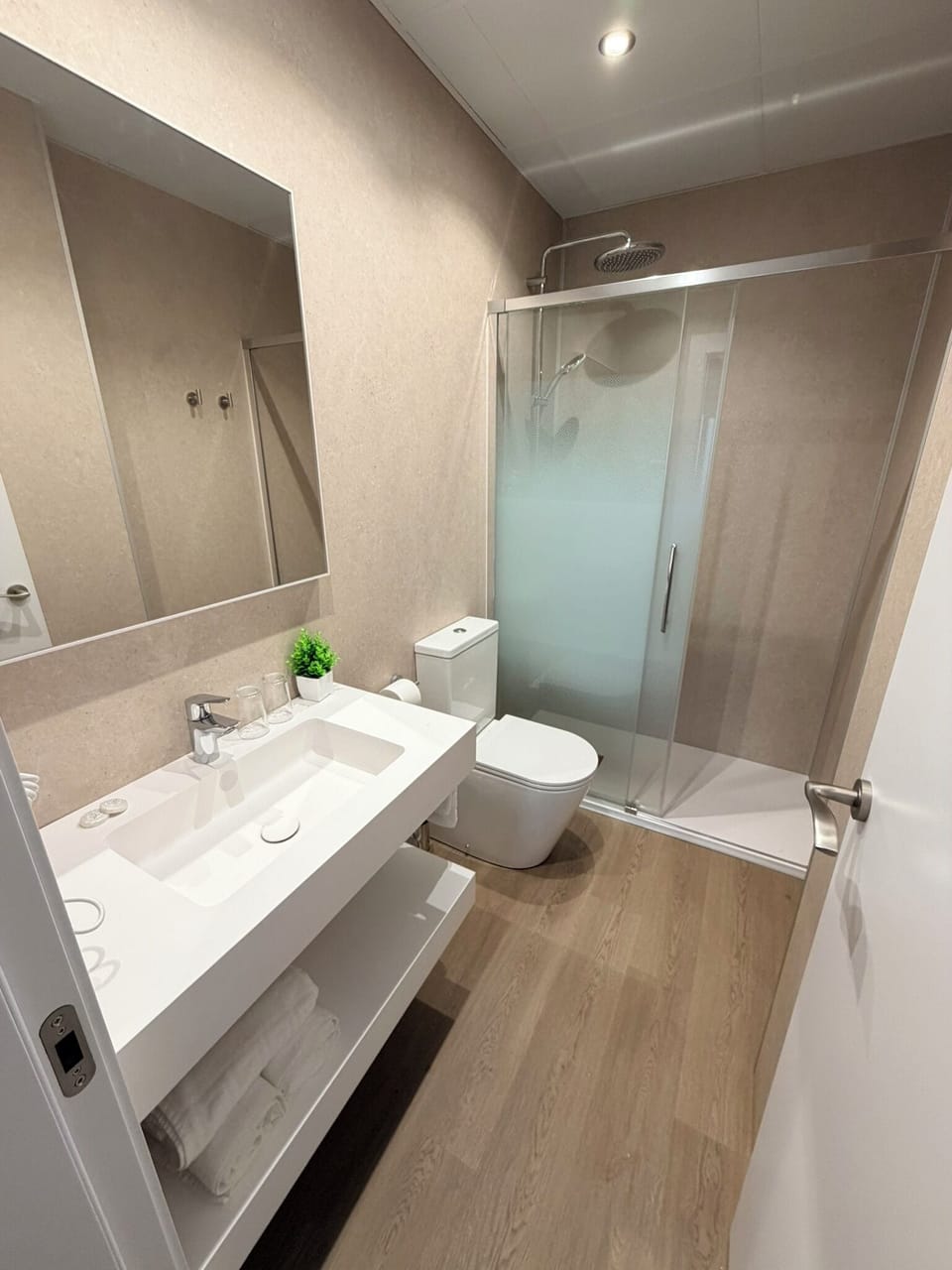 Double or Twin Room, Balcony, Partial Sea View | Bathroom | Hair dryer, bidet, towels, soap