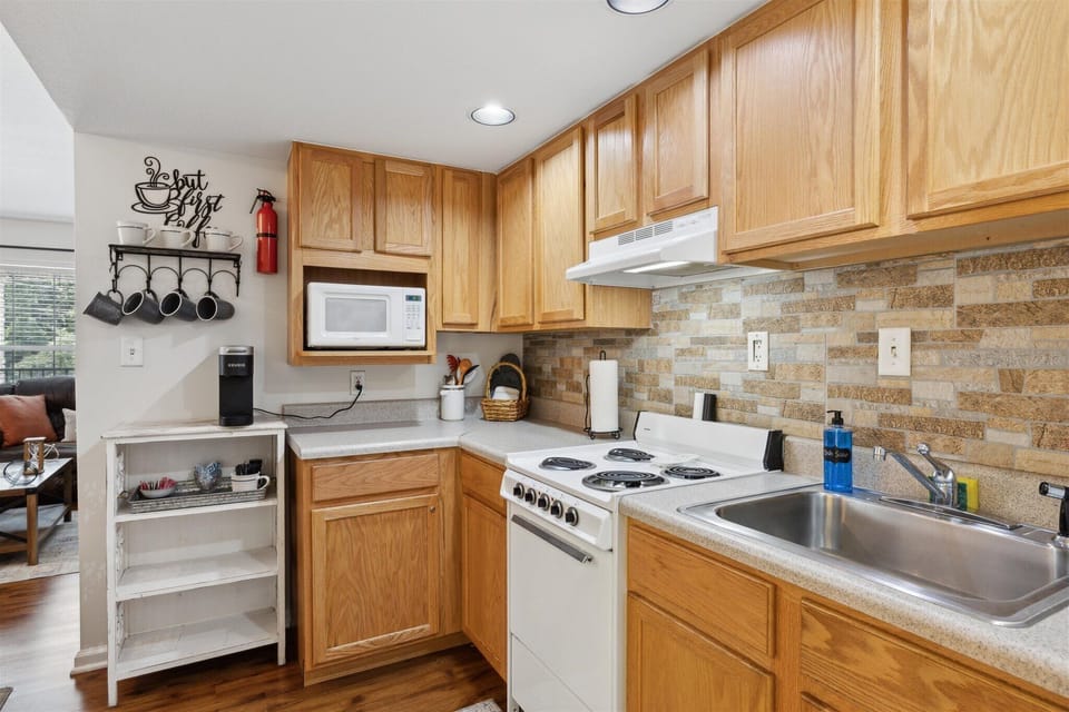 Fully Stocked kitchen